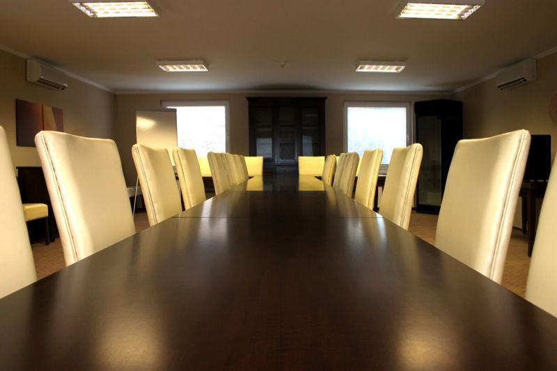 Middle meeting room